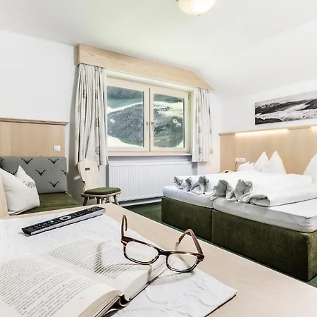 Madle - ゲストハウス 3*